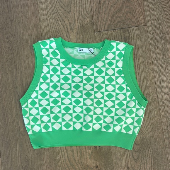 Zara Tops - **LAST CHANCE** Zara Cropped Tank Top